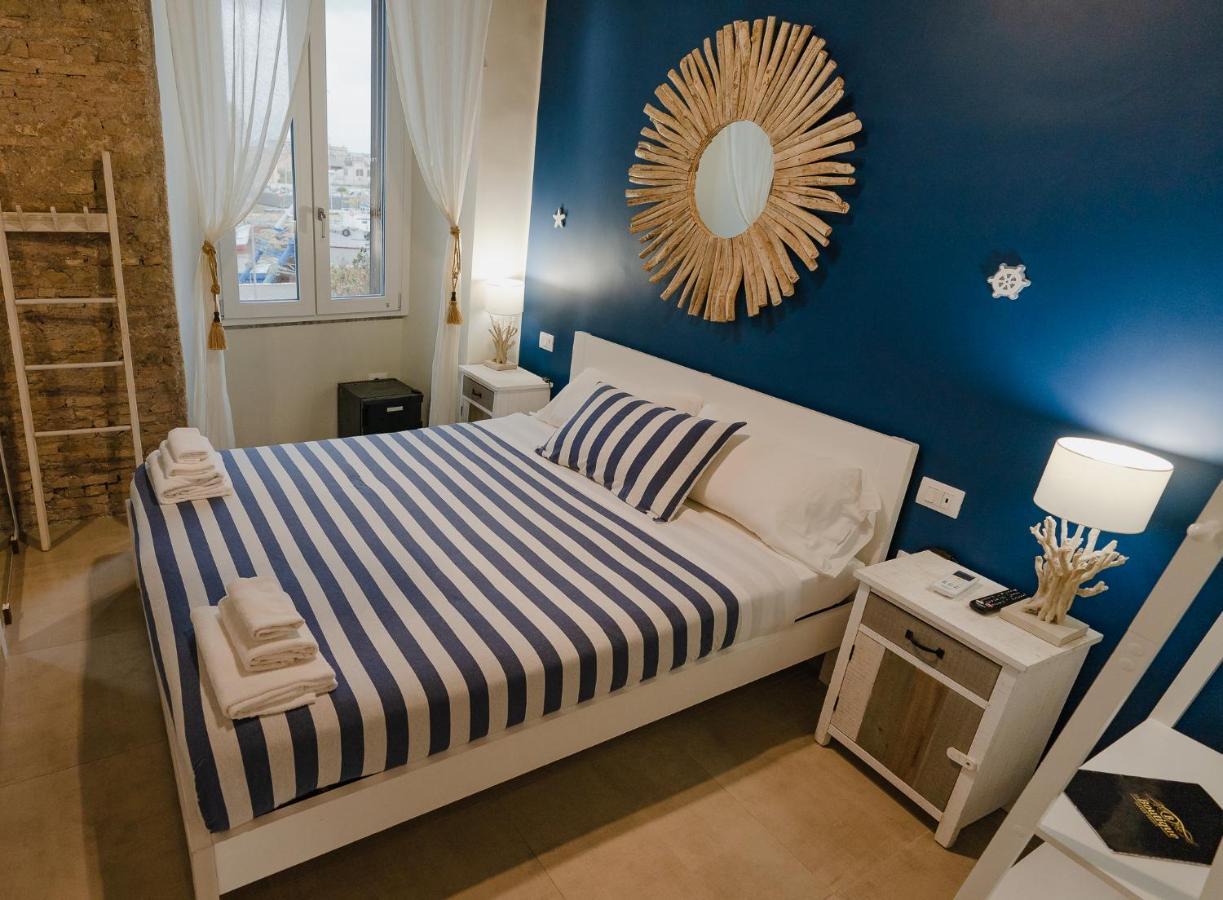 Le Boutique Luxury Rooms Diffused In Historic Center Fiumicino Luaran gambar