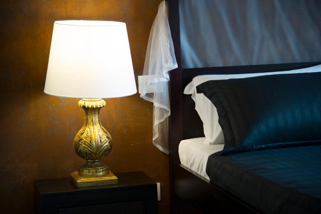 Le Boutique Luxury Rooms Diffused In Historic Center Fiumicino Luaran gambar