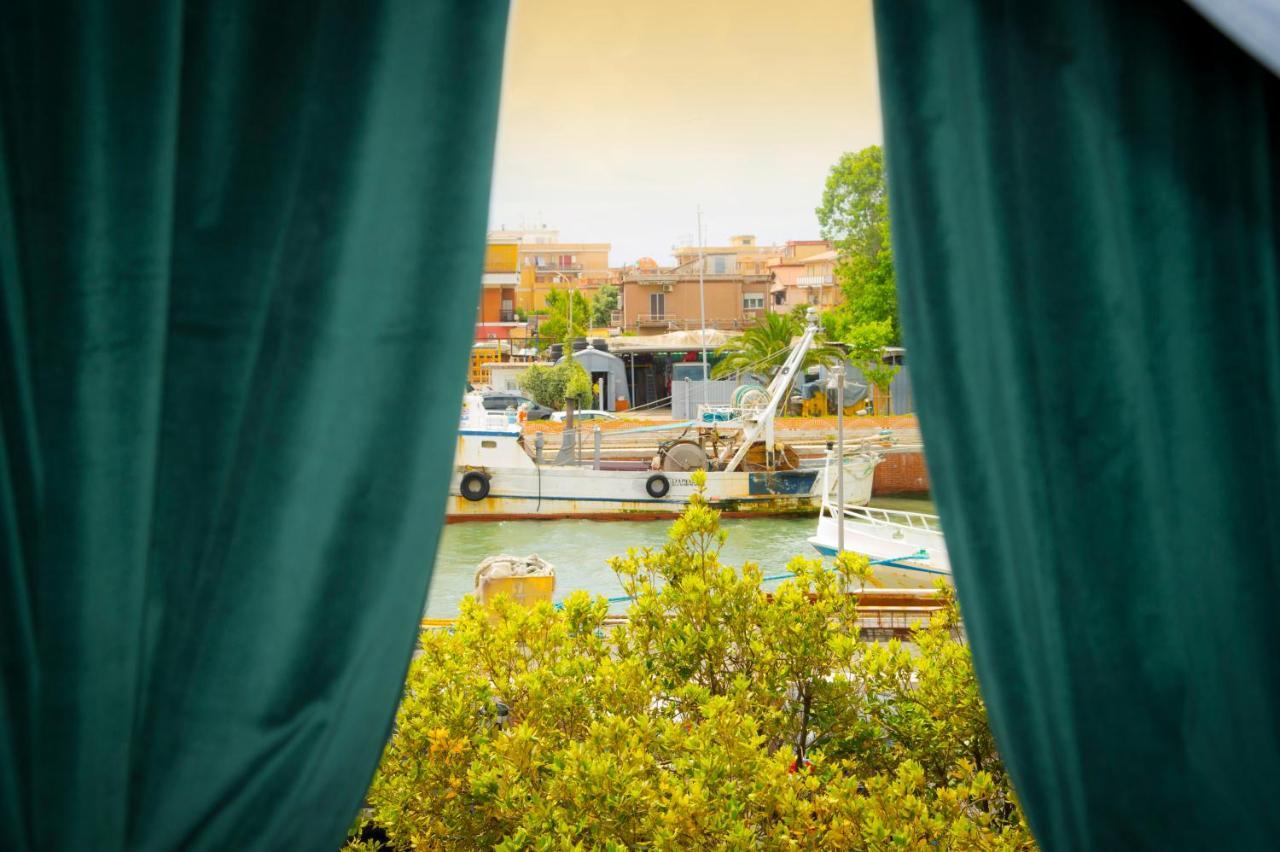 Le Boutique Luxury Rooms Diffused In Historic Center Fiumicino Luaran gambar