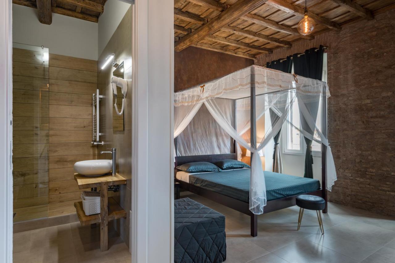 Le Boutique Luxury Rooms Diffused In Historic Center Fiumicino Luaran gambar